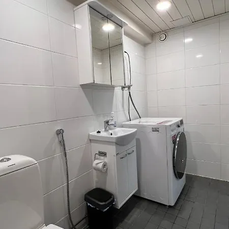 Tunnelmallinen Puutalohuoneisto.