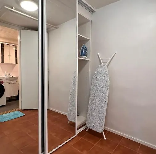 Tunnelmallinen Puutalohuoneisto. 아파트 *