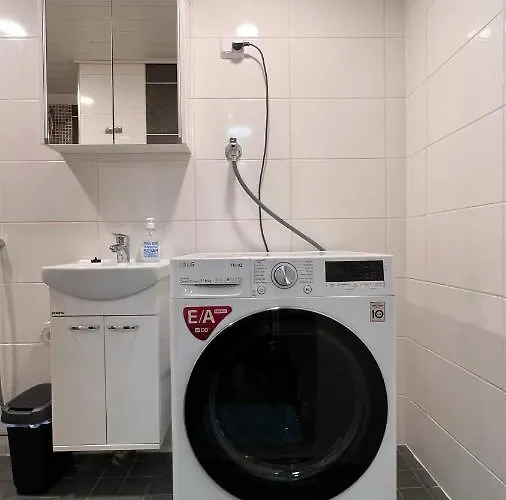 Tunnelmallinen Puutalohuoneisto.